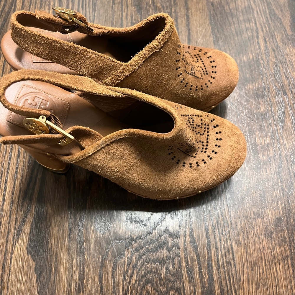 Brown Suede Women's Shoes size 8 but fits a 7.5 too